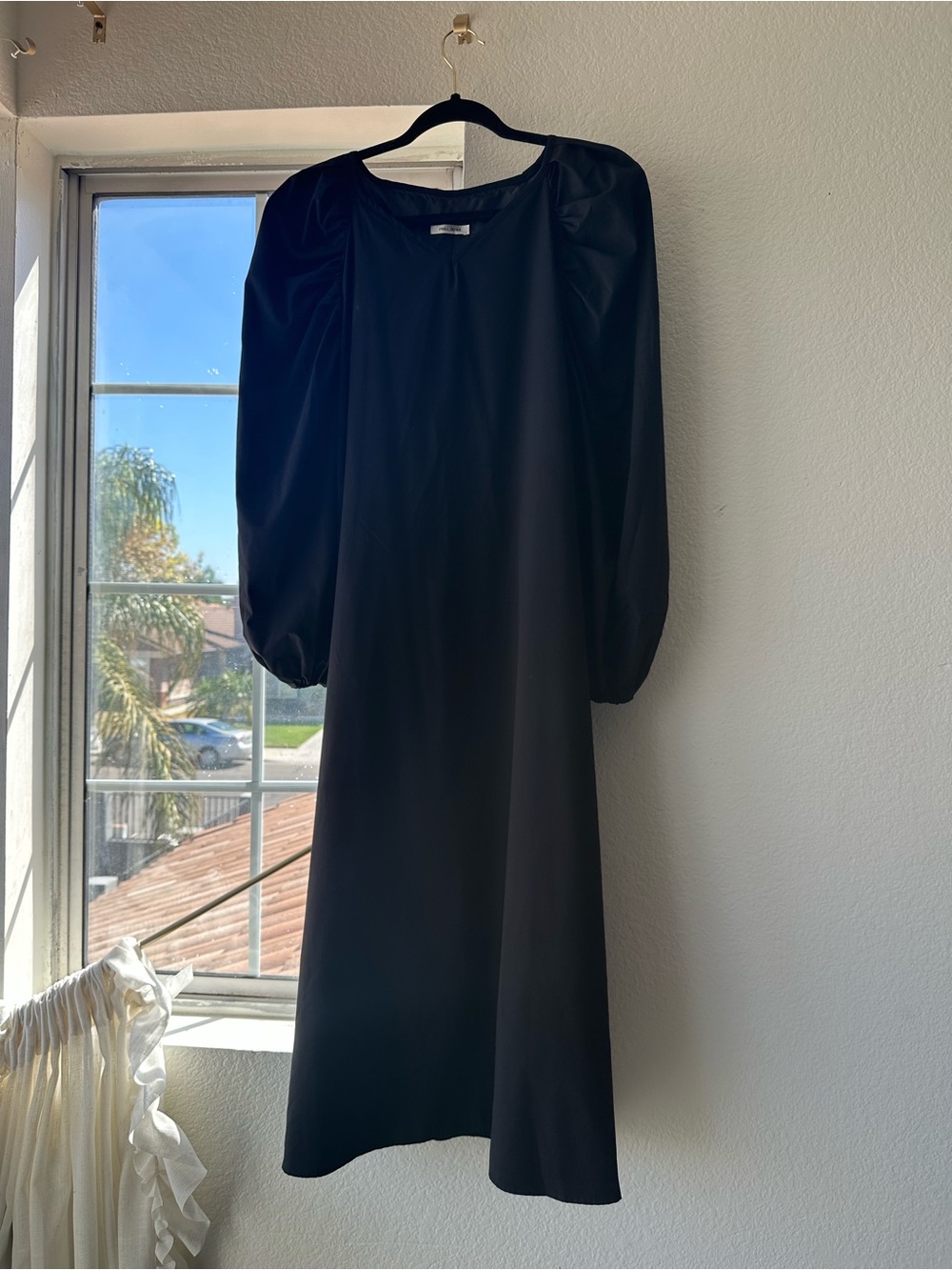 Elegant Black Puff-Sleeve Women's Dress